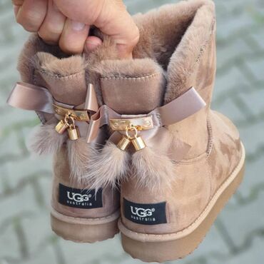Čizme: Ugg čizmice

Novo
Brojevi 36 do 41

fb Moja Kupovina 1 — 2