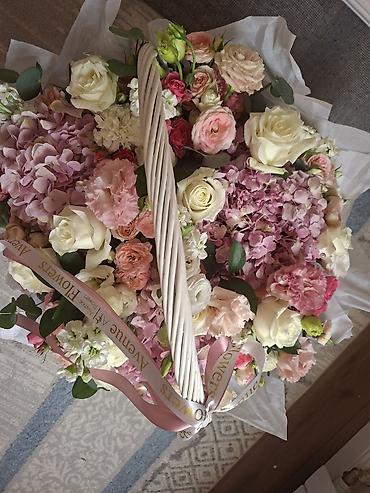 flowers: Пышная цветочная композиция в плетёной корзине. Состав и оформление — 2