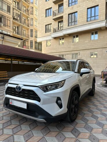 срочно продать машину: Toyota RAV4: 2022 г., 2.5 л, Вариатор, Гибрид, Кроссовер