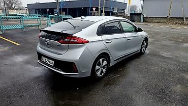 Toyota: Toyota Prius: 2018 г., 1.6 л, Вариатор, Гибрид, Хэтчбэк — 5