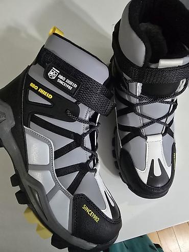 Krasofkalar və idman ayaqqabıları: 39 raz – hər qiymətə Məhsul: Kişi idman ayaqqabıları və trekkinq — 8