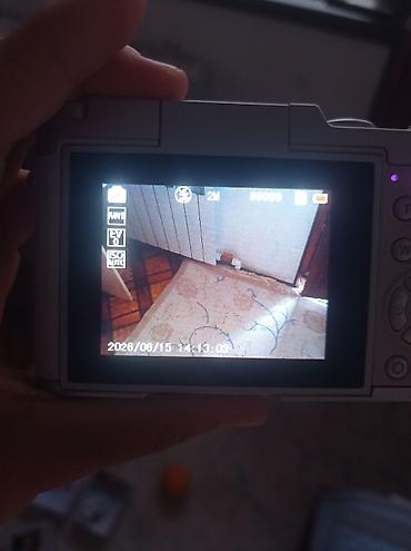 digital camera: Компактная цифровая камера с откидным вверх экраном для фото и видео — 3
