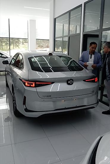 ag 07 sekilleri: Changan Qiyuan A05: 1.5 l | 2025 il 7000 km Sedan — 1