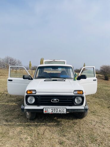 дом на колесах цена в бишкеке: ВАЗ (ЛАДА) 4x4 Нива: 2006 г., Внедорожник