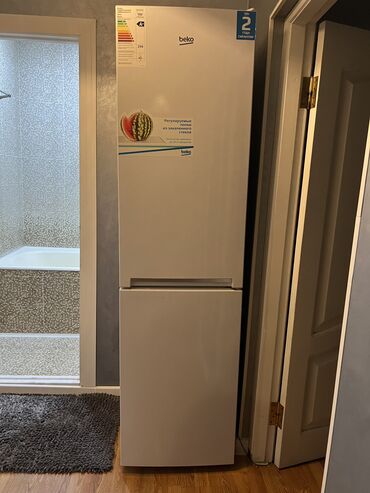 Холодильники: Холодильник Beko, Б/у, Двухкамерный, No frost