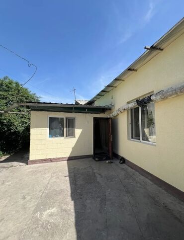 срочно продаю участок газ канализация есть: Үйдүн жарымы, 65 кв. м, 3 бөлмө, Менчик ээси, Косметикалык оңдоо