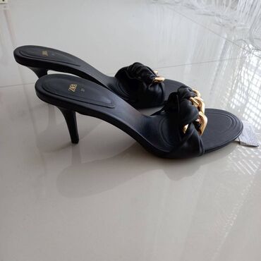crne kožne salonke: Fashion slippers, Zara, 37