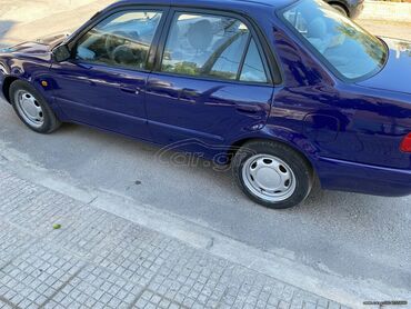 Toyota: Toyota Corolla: 1.3 l. | 2000 έ. Sedan — 4