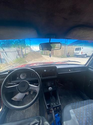 lalafo vaz 2107: VAZ 2107 sedan, tünd qırmızı rəng. Klassik dizaynlı, arxa ötürücülü — 4
