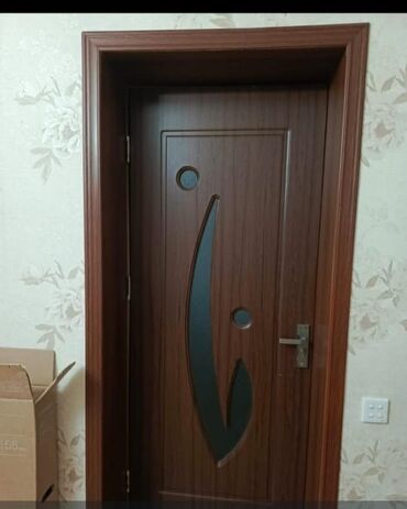 Furnitura və aksessuarlar: 4 ədəd qapı.bir ədədi 70 man.ünvan Lökbatan.*l. ki/