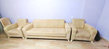 Комнатные растения: Divan 2 kreslo çox az istifadə olunub ideal vəziyyətdə çatdırılma