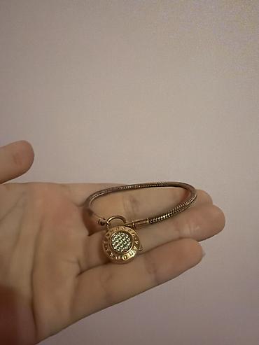 Браслеты: Pandora original 
Real alicilara endirim olacaq
Qutu var — 2