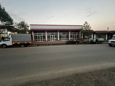 Mağazalar: Kommersiya obyekti – İcarəyə verilir.Qiymetde endirim olacaq. -Obyekt — 6