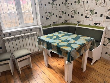 Uzunmüddətli kirayə evlər: 2 otaqlı həyət evi – mətbəx mebeli və kombi sistemi ilə Təsvir: - — 3