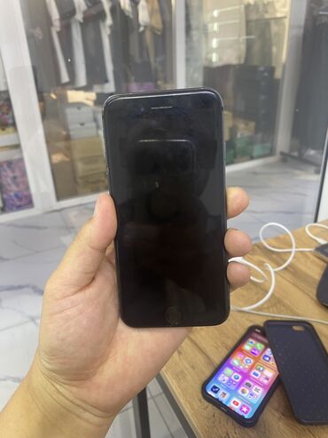 аккумулятор iphone 7: IPhone 8, Б/у, 64 ГБ