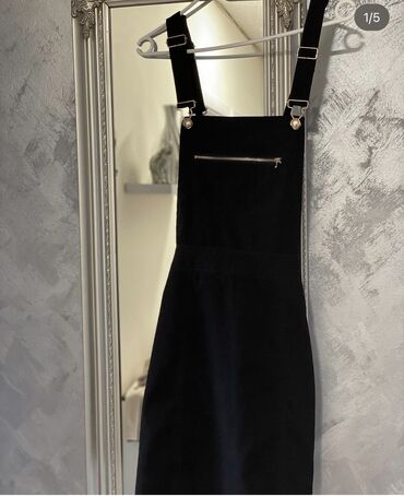haljina crne boje: M (EU 38), bоја - Crna, Drugi stil, Na bretele