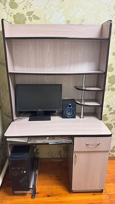 office table: Компьютерный стол, Б/у, С полками — 1