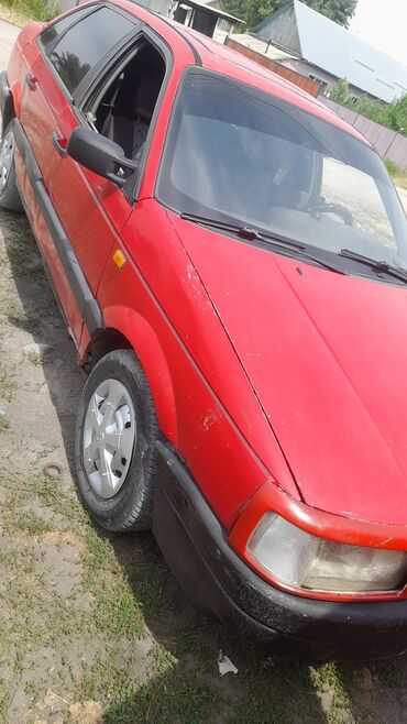я ищу лада приора: Volkswagen Passat: 1990 г., 1.8 л, Механика, Бензин, Седан