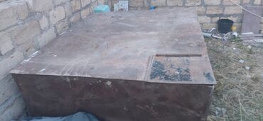 Baklar və çənlər: Bak, Metal, 2500 l l, İşlənmiş, Ünvandan götürmə