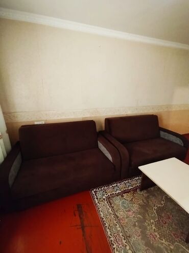 Uzunmüddətli kirayə mənzillər: Kirayə Həzi Aslanov metrosu dan 10 dəq məsafədə 2 otaq 6/5 Orta — 4