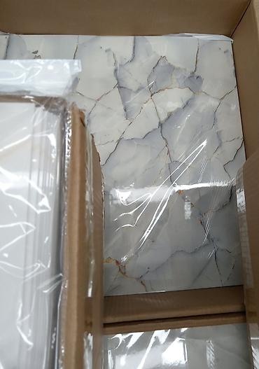 Ostali kućni dekor: 04. Samolepljive zidne obloge 
60*60cm
U paketu 10 kom 
3099 din✅✅ — 6