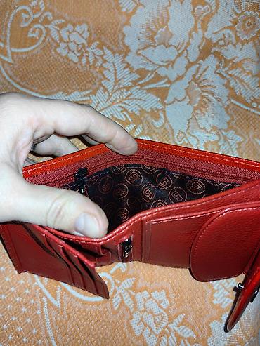 красный женский кошелек: Кошелёк небольшой из натуральной кожи
"BUTUN" состояние нового — 3