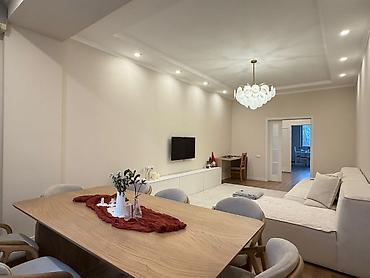 Продажа квартир: 3 комнаты, 117 м², 2 этаж — 2