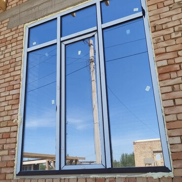 вырезать окно в кирпичной стене цена: Металлопластиковое окно стандартного размера, состоящее из нескольких