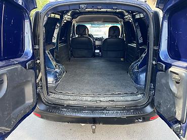 sprinter 2 2: Продается компактный фургон/универсал темно‑синего цвета с черными — 10