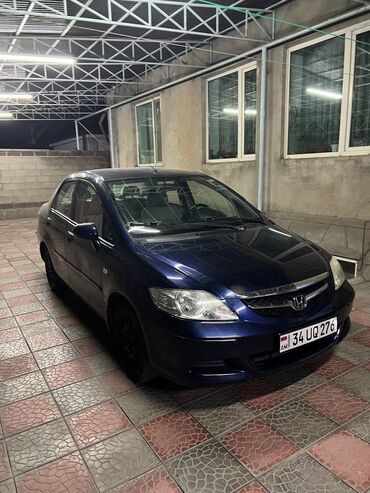 Honda: Honda : 2006 г., 1.3 л, Механика, Бензин, Седан