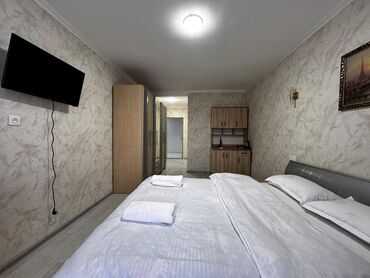 аренда квартир в бишкеке район восток 5: 1 комната, Душевая кабина, Постельное белье, Кондиционер