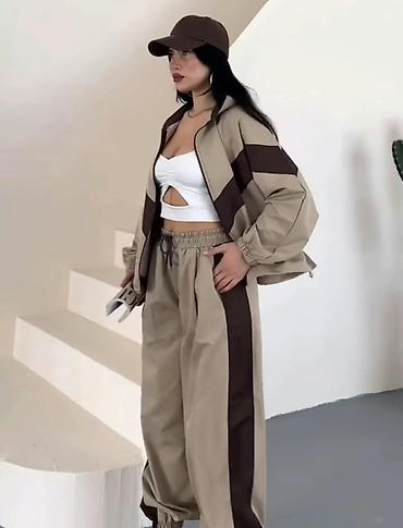 Sweatsuit Sets: Šuškavac trenerka
Cena 4900
Uni vel.
V42 — 1