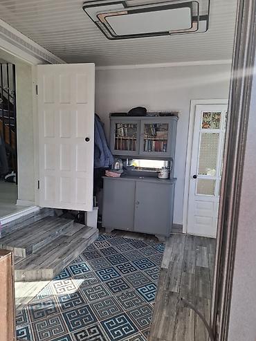 Продажа коттеджей и домов: Продаётся кирпичный двухэтажный дом. площадь дома 140кв.м, площадь — 3