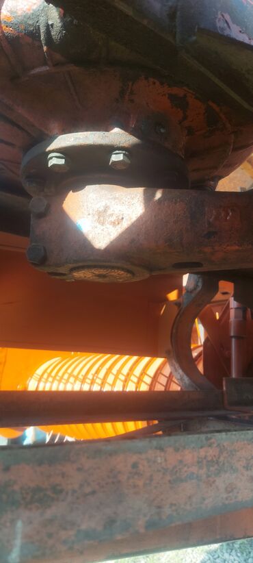 Pres bağlayanlar: Saman-ot presi – “KİRQVİZSTAN” markalı, kvadrat balya bağlayan tip — 15