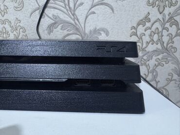 микрофон для компьютера: Игровая приставка Sony PlayStation 4 Pro (CUH-7xxx) - Цвет: чёрный