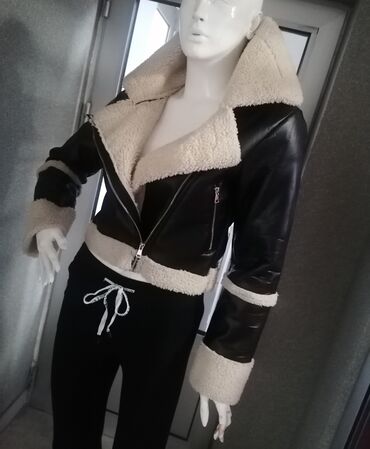 Topovi: S (EU 36), Jednobojni, bоја - Crna — 3