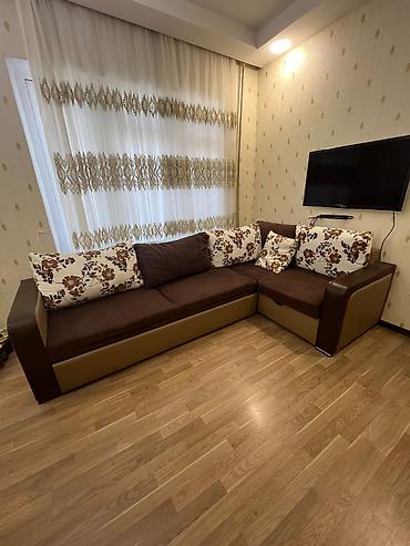 Диваны: Uqlavoy divan. 180azn. tecili evden çıxmalıdır. Acilir bazalidir — 1