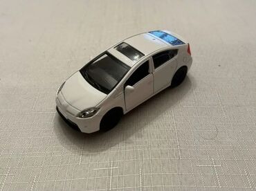 где можно купить 3d очки: Təcili Satılır…Endirim Var… Toyota Prius modelkası satılır