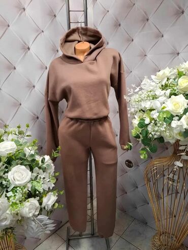 Kompleti: Klasicni termo kompleti ❄️
Raznih boja
Cena 3800din💥 — 6