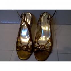 Προσωπικά αντικείμενα: Πέδιλα γυναικεία lisa kay Νο.37 Τα παπούτσια είναι μεταχειρισμένα σε