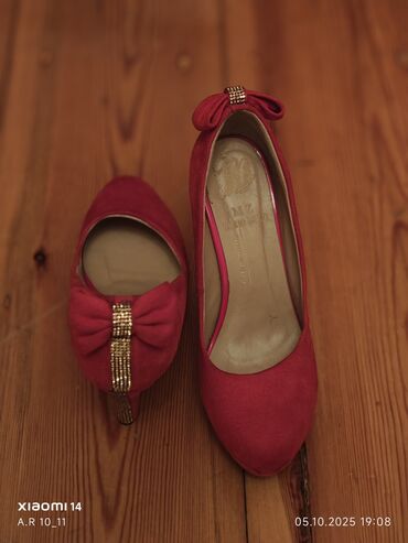 Tuflilər: Qadın ayaqqabıları – 2 cüt 1) Qırmızı klassik tufli - Material: zamşa — 5