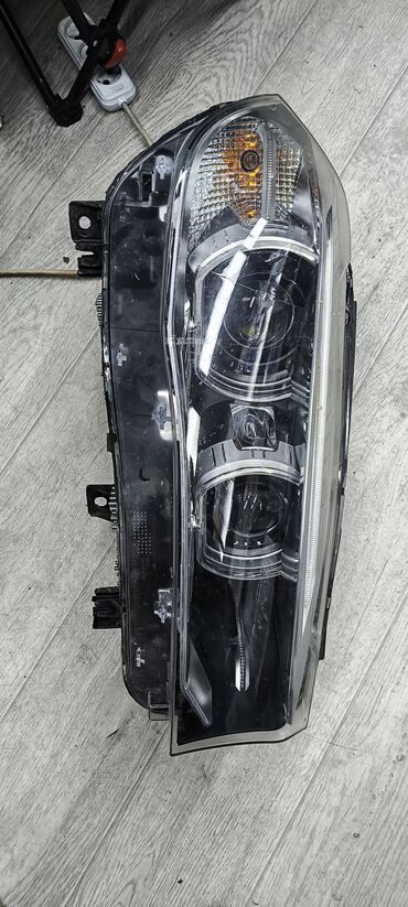 Передние фары: Передняя левая фара BMW Б/у — 5