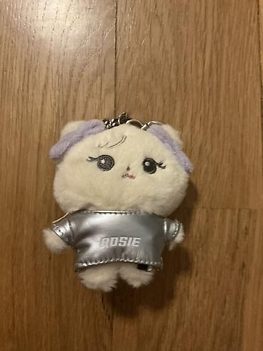 Брелоки: Məhsul: BLACKPİNK ROSİE. ANATARLIG PELUŞ JUMP Orginal - Dizayn — 1
