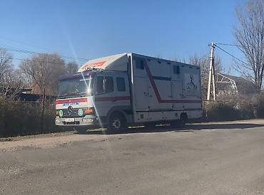 vag com: Грузовик-коневоз Mercedes-Benz Atego 817. - Специализированный кузов — 4