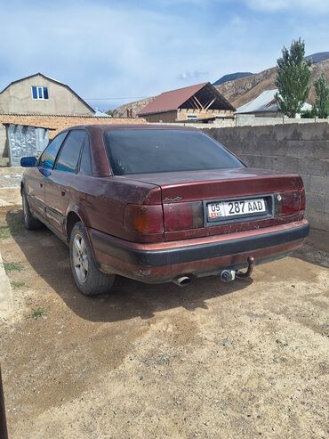 автомобиль внедорожник: Audi 100: 1992 г., 2.3 л, Механика, Бензин, Седан