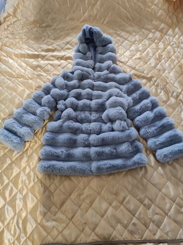 zenske jakne cacak: M (EU 38), L (EU 40), XL (EU 42), With lining, Faux fur, color - Light blue