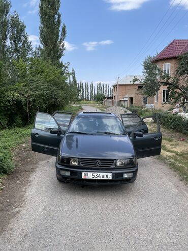 Volkswagen Passat: 1994 г., 1.8 л, Механика, Газ, Седан