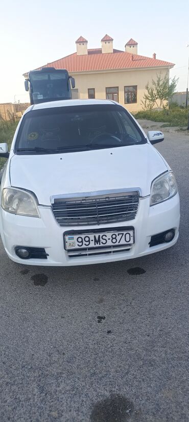 Chevrolet: Chevrolet Aveo: 1.5 l | 2012 il Sedan