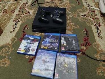 PS4 (Sony PlayStation 4): Продаю ps4 
800gb 
5 игр
2 геймпада 
в хорошем состоянии