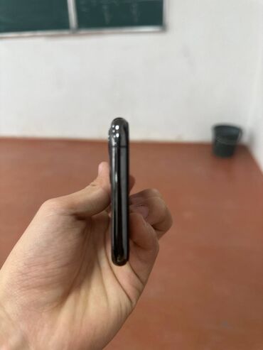 Apple iPhone: IPhone 11 Pro, Б/у, 64 ГБ, Black Titanium, Чехол, 83 %